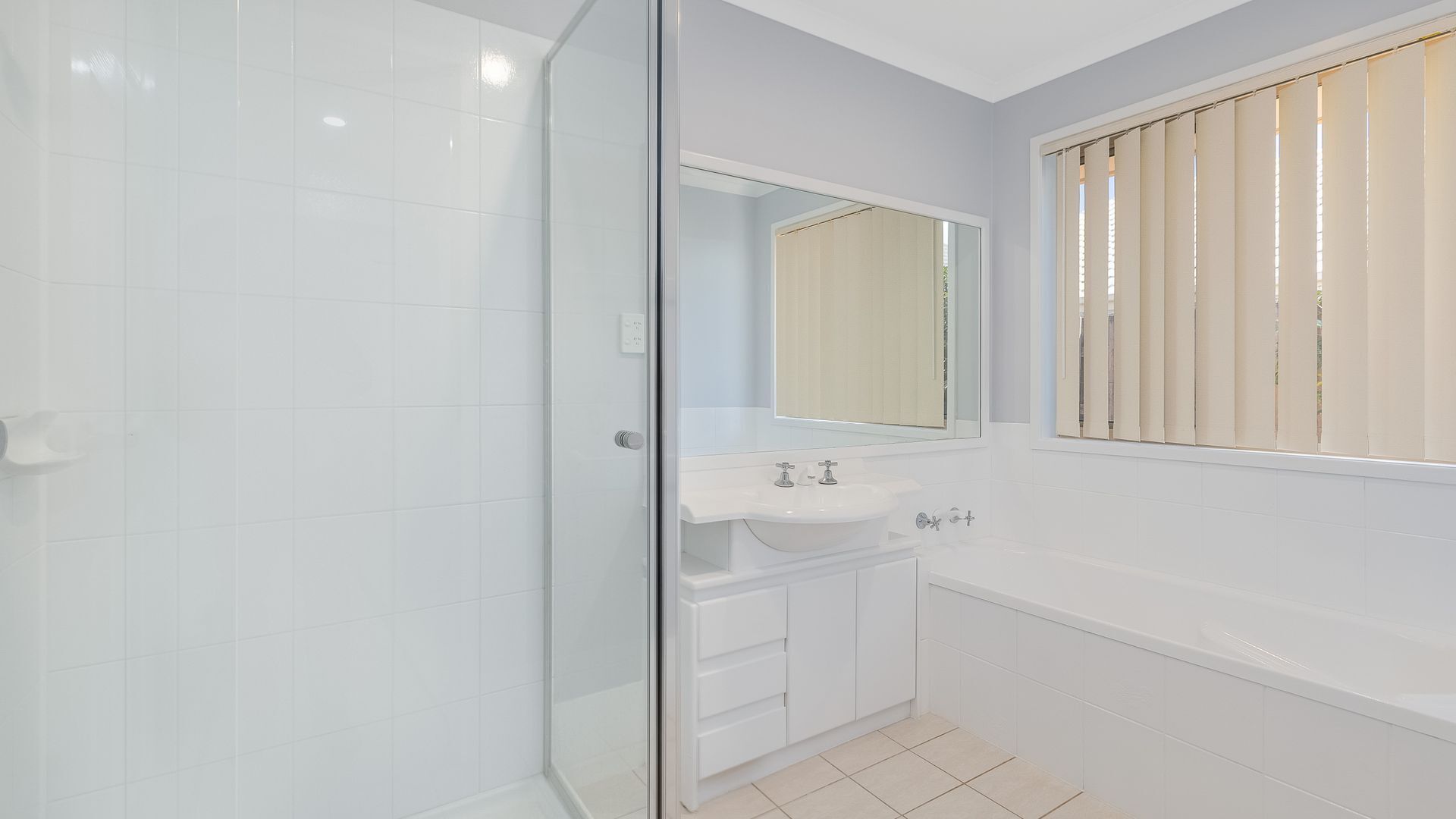 Serenity at Elanora - Waterfront Elanora - Min 3 Night Stays! — image 6