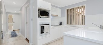 Serenity at Elanora - Waterfront Elanora - Min 3 Night Stays!