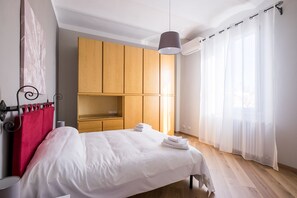 2 habitaciones, tabla de planchar con plancha y wifi gratis 