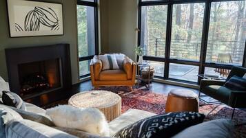 Smart TV, fireplace, stereo, offices