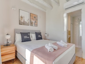 One-Bedroom Apartment with Terrace | Premium bedding, individually decorated, individually furnished, desk - Limehome Madrid C. de Fomento (Madrid)