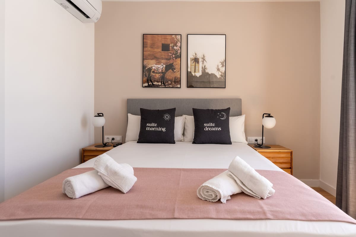 Apartamento, 1 cama Queen e sofá-cama (limehome Madrid Fomento | 1-Bedroom A) | 1 quarto, roupas de cama premium, individualmente decorados