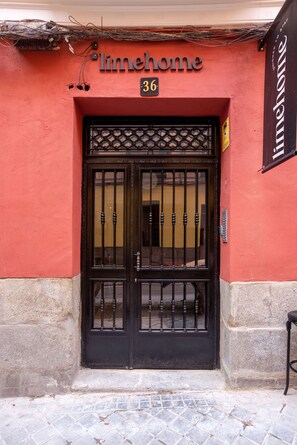 Front of property - Limehome Madrid C. de Fomento (Madrid)