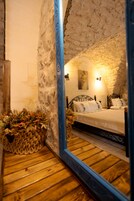 Comfort Room | Egyptian cotton sheets, premium bedding, free minibar items