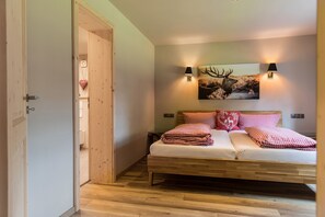 1 Schlafzimmer, Reisekinderbett, kostenloses WLAN, Bettwäsche