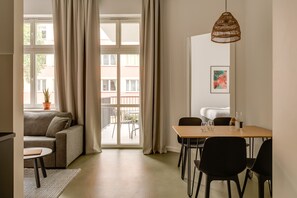 One Bedroom Apartment | In-room safe, individually decorated, individually furnished - Plantonia (Kraków)