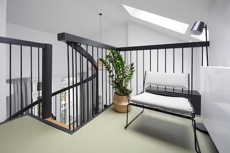 Three Bedroom Apartment with Mezzanine | 1 bedroom, in-room safe, individually decorated, individually furnished