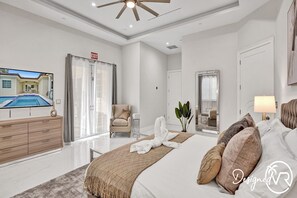 House | 6 bedrooms, iron/ironing board, free WiFi, bed sheets - CASA NOBU Modern 6BR w POOL & Gameroom (Sunrise)