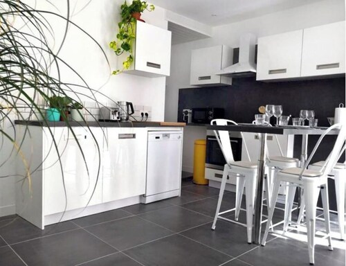 Beautifully Bright Apartment in Old Town Saint-Tropez