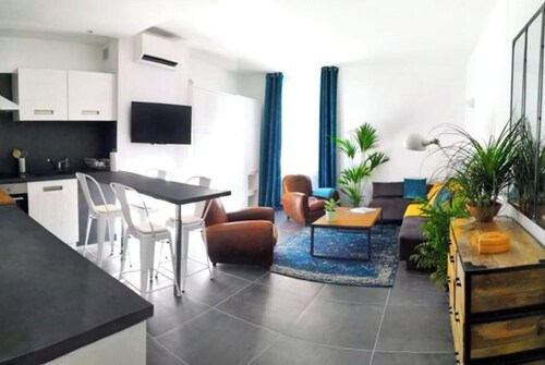 Beautifully Bright Apartment in Old Town Saint-Tropez