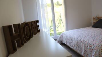 1 habitación y ropa de cama