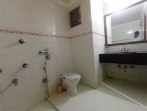 Shower, rainfall showerhead, towels