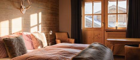 1 bedroom, travel crib, free WiFi, bed sheets