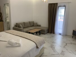 Junior Studio Suite | Living area