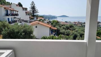 Frette Italian sheets, premium bedding, individually decorated