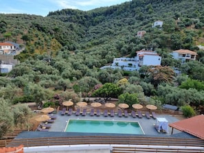 Seasonal outdoor pool - Pension MANGO (Skiathos)
