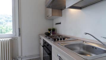 Frigorifero, forno, macchina per tè/caffè, pentole/stoviglie/utensili