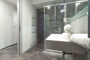 Doccia, asciugacapelli