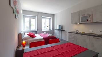 BĂŒgeleisen/BĂŒgelbrett, kostenloses WLAN, BettwĂ€sche