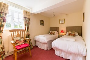 3 chambres, fer et planche à repasser, lit parapluie, Wi-Fi gratuit