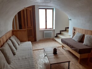 TV, fireplace, DVD player, table tennis