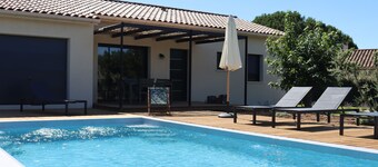 Comfortable 3-bedroom detached house with private pool