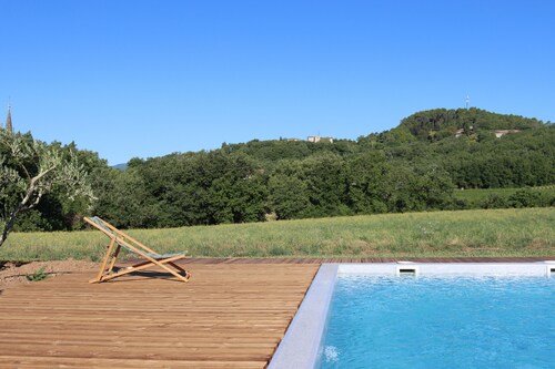 Comfortable 3-bedroom detached house with private pool