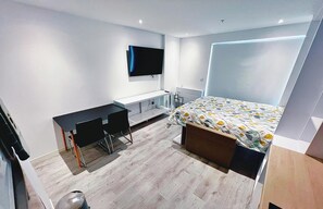 1 bedroom, iron/ironing board, free WiFi, bed sheets - Modern Studio Apartment Gibraltar (Gibraltar)