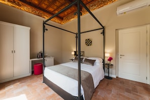 Premium Room | Premium bedding, down duvets, memory-foam beds, minibar - Atelier delle Grazie (Florence)
