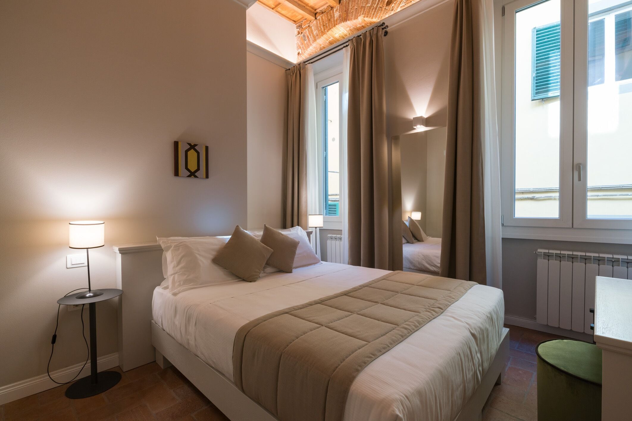 Habitación estándar con 1 cama matrimonial o 2 individuales | Ropa de cama de alta calidad, edredón y camas con efecto memoria 