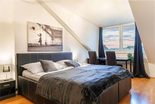 ⍟King bed home, 3 bed rooms⍟ Ideal for big groups