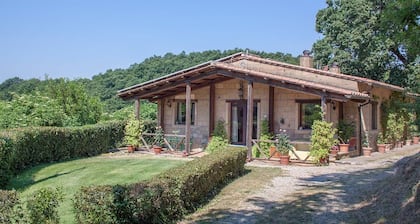 Charming Cottage with private pool between Tuscany and Umbria