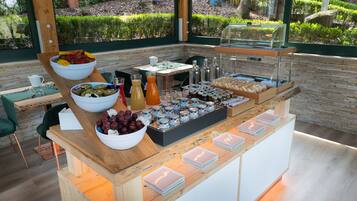 Petit déjeuner buffet compris tous les jours