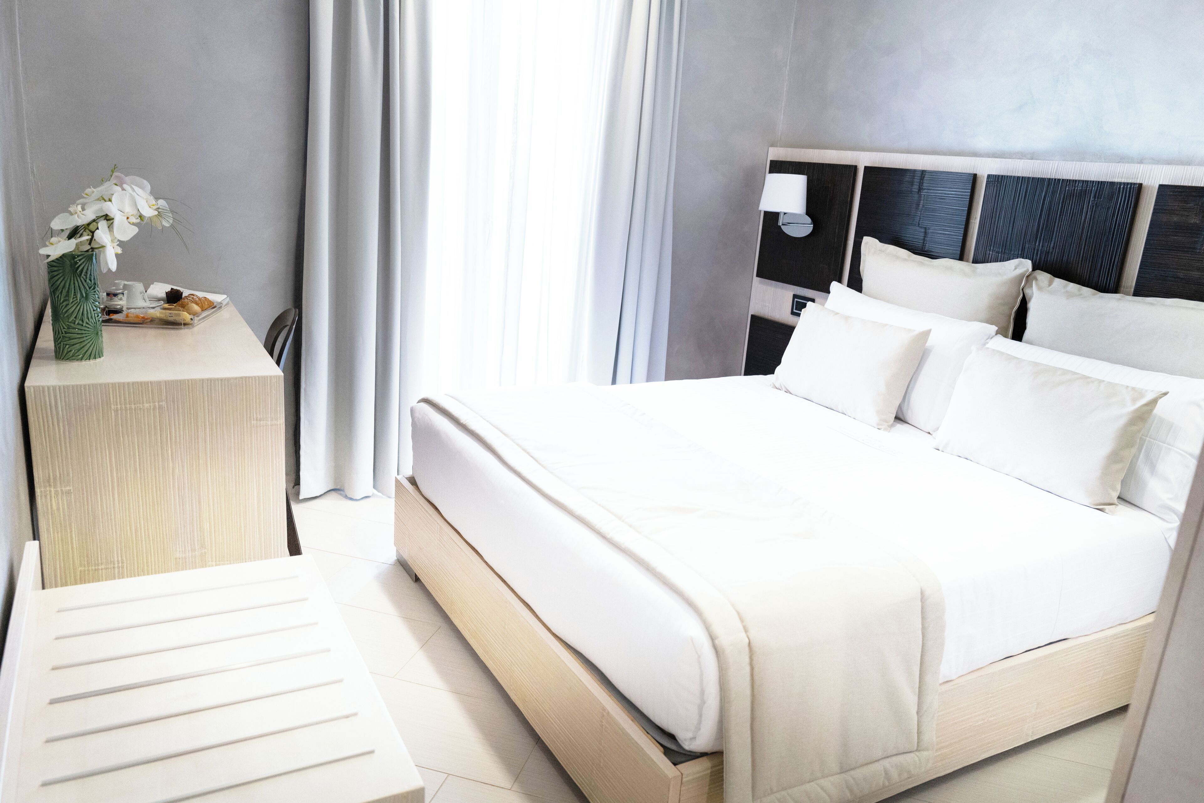 Superior Room | Hypo-allergenic bedding, minibar, in-room safe, desk