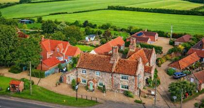 The Green House Hotel Cromer Sleeps 20