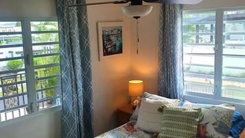 2 bedrooms, desk, iron/ironing board, free WiFi