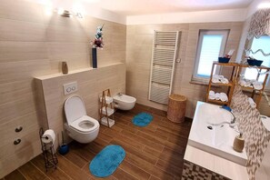 Villa, Multiple Beds | Bathroom