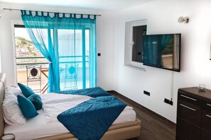 Villa, Multiple Beds
