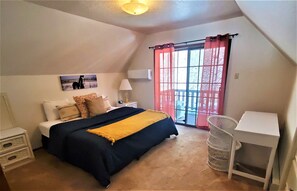 4 bedrooms, desk, free WiFi, bed sheets