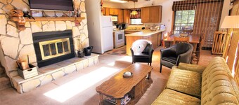 A Frame of Mind - New Property! - Upper Valley - Gas and Wood Fireplace - Washer