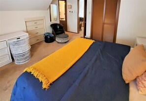 4 chambres, bureau, Wi-Fi gratuit, draps fournis