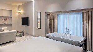 Apartemen Mewah | Area keluarga | TV layar datar