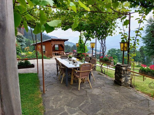 Apartment with mountain views. Newly renovated apartment with terrace and balcony.