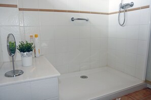Bathtub