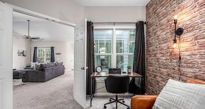 Cozy Industrial Kildaire Farms Home- near Downtown