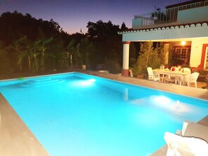 Outdoor pool, a heated pool