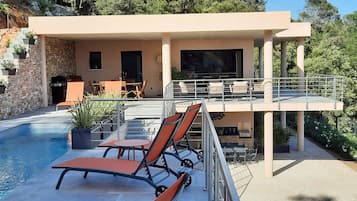 Vue depuis lâhĂ©bergement