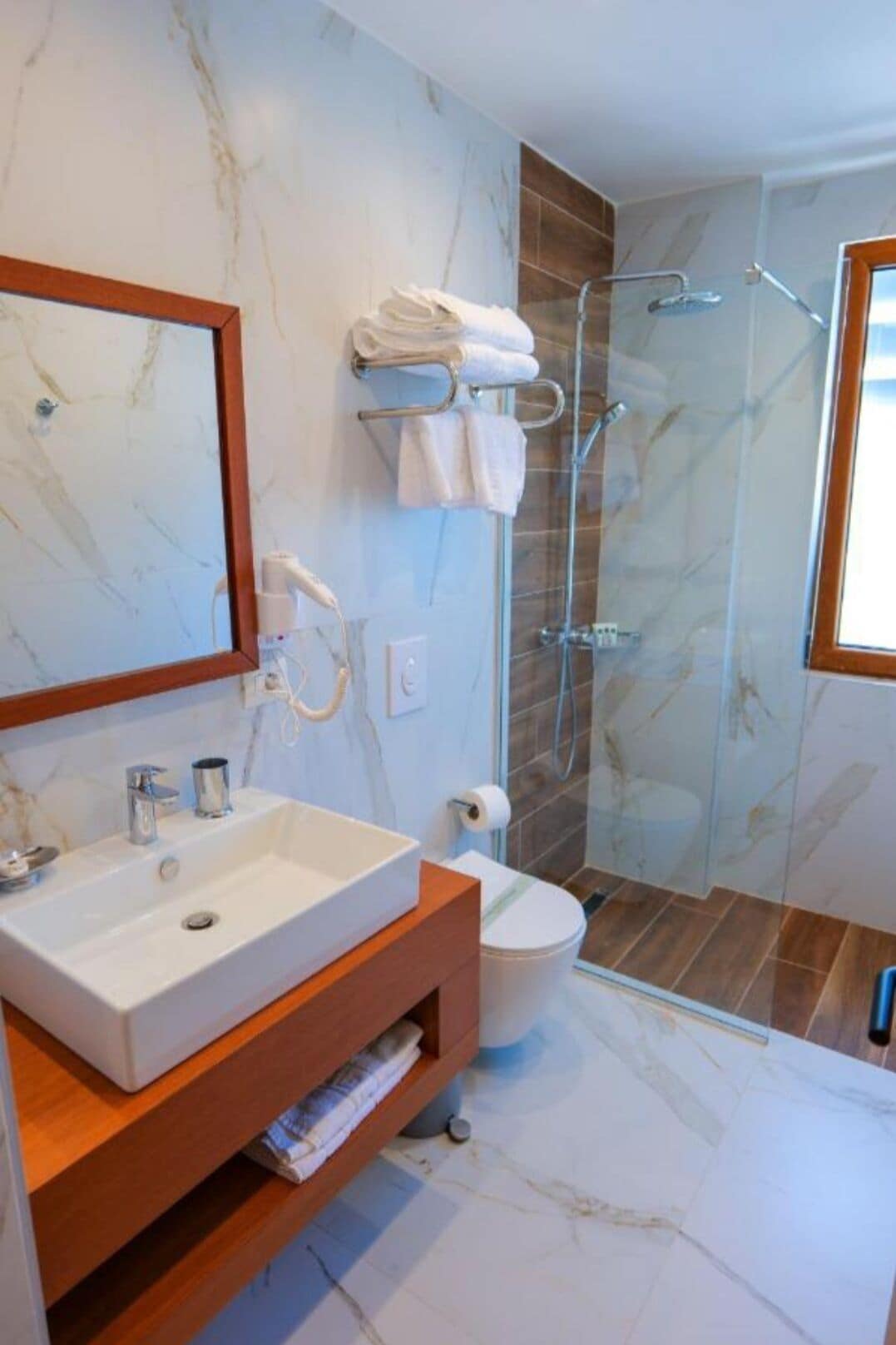 Foto - 6 Milje Hotel