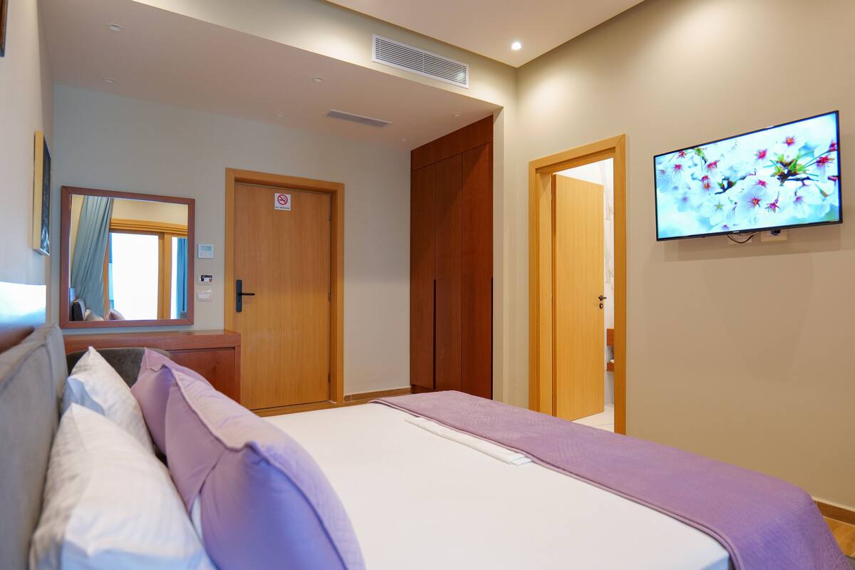 In-room safe, desk, laptop workspace, soundproofing