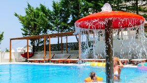 Seasonal outdoor pool - 6 Milje Hotel (Ksamil)